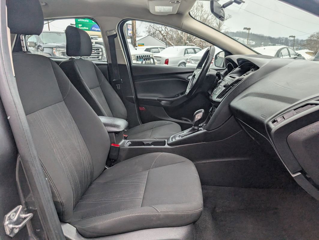 Used 2017 Ford Focus SE w/ Cold Weather Package image 20
