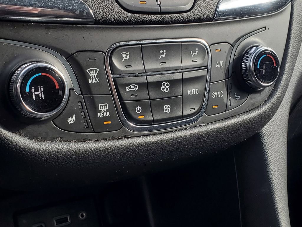 Used 2023 Chevrolet Equinox LT image 24