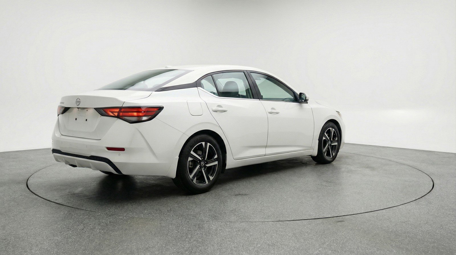 Used 2025 Nissan Sentra SV FWD image 9