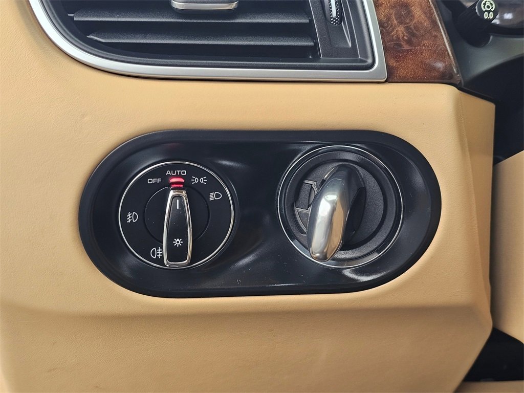 Used 2016 Porsche Macan Turbo image 34