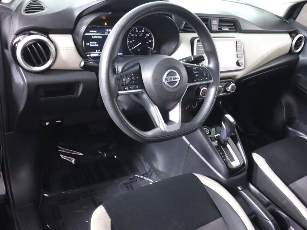 Used 2020 Nissan Versa SV FWD image 9
