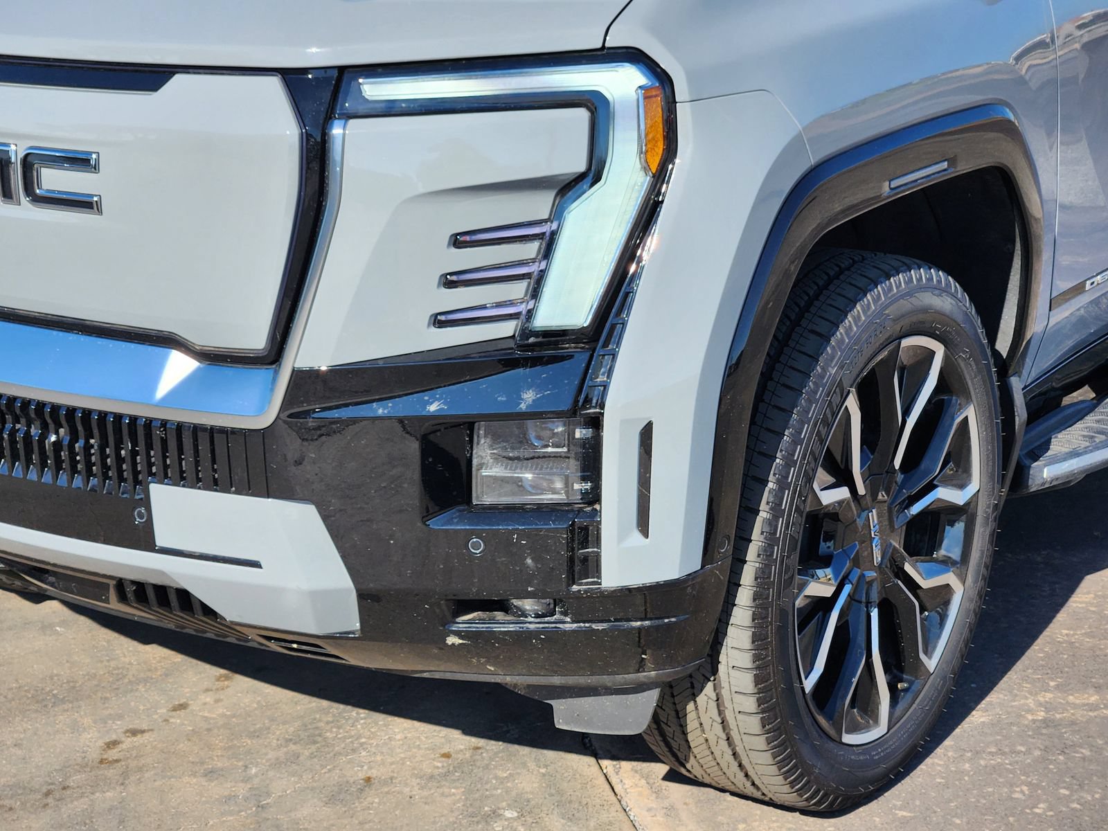 New 2025 GMC Sierra EV Denali AWD/4WD image 11