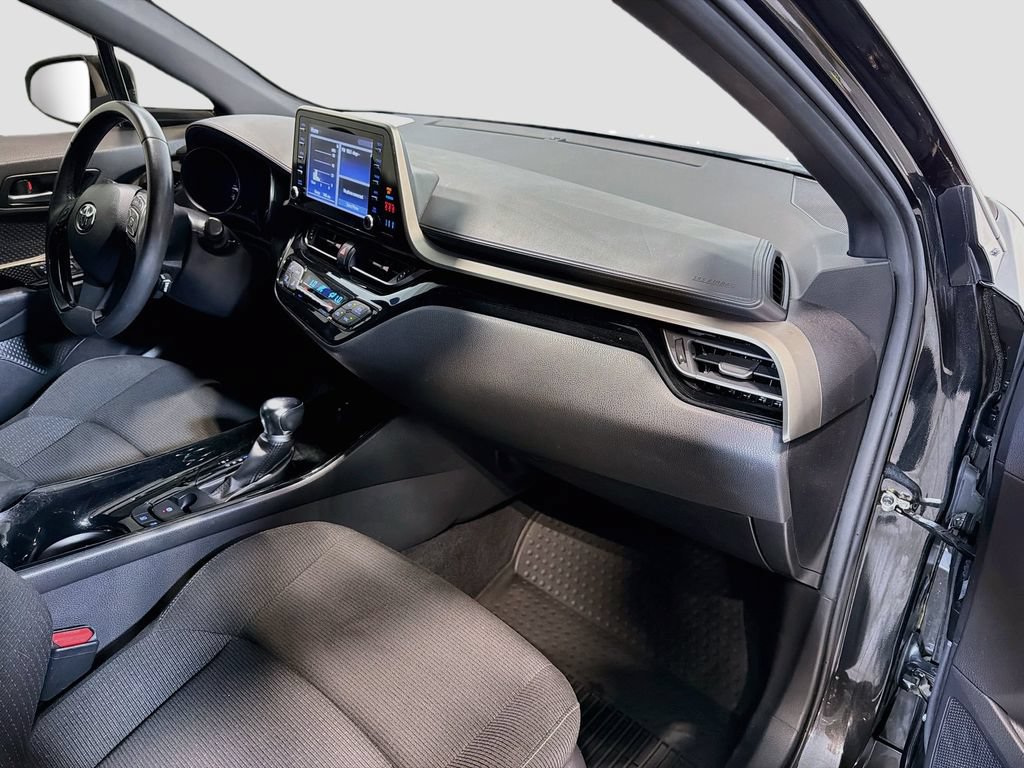 Used 2019 Toyota C-HR XLE FWD image 27