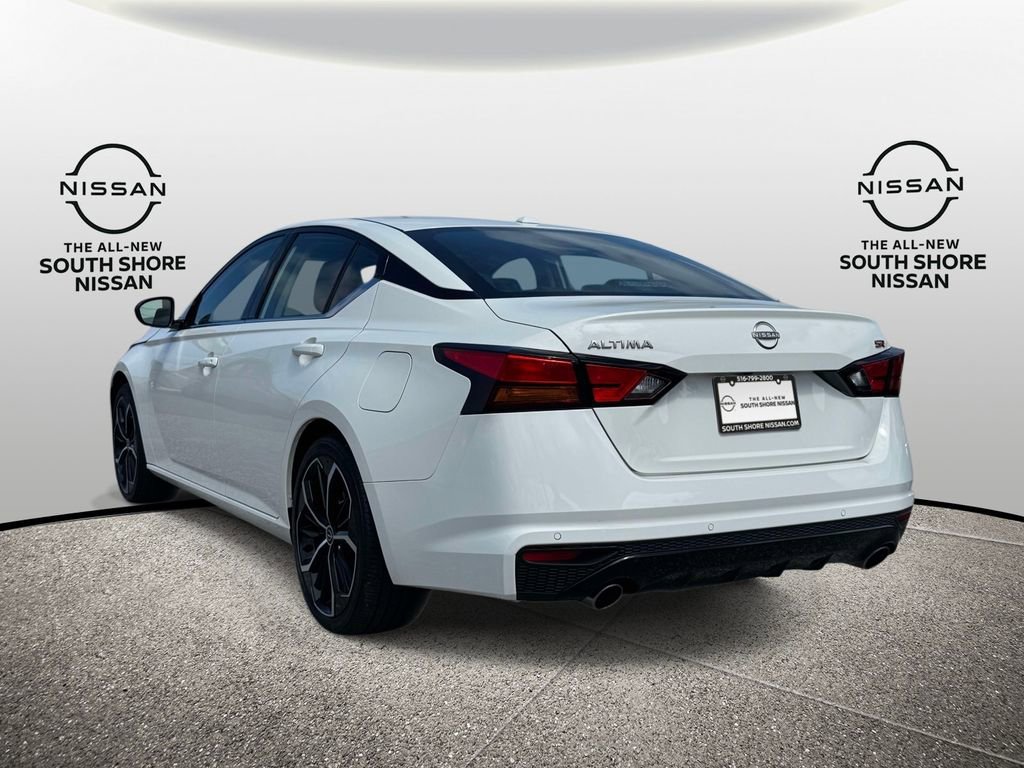 Used 2025 Nissan Altima 2.5 SR FWD image 7