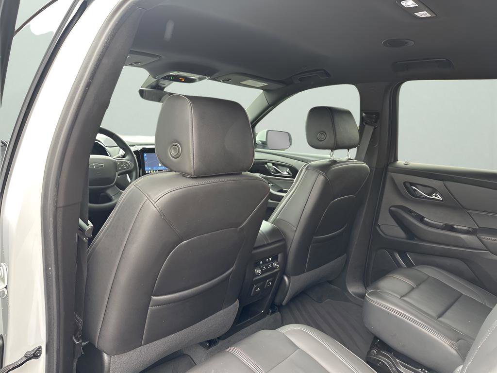 Used 2023 Chevrolet Traverse RS image 15