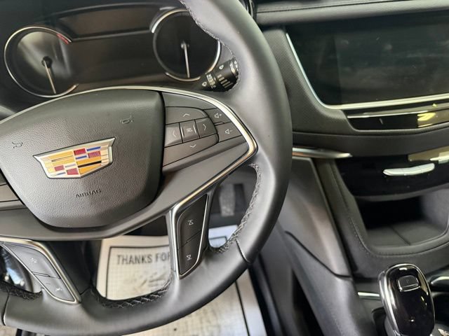 Used 2025 Cadillac XT5 Luxury w/ LPO, Floor Liner Package FWD image 19