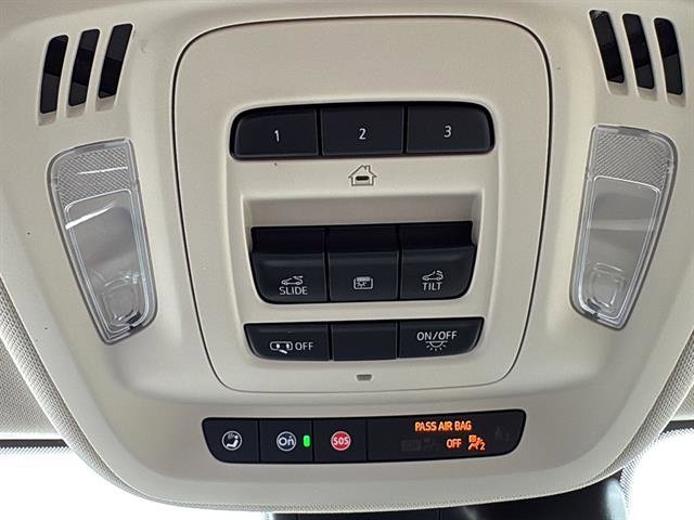 Used 2022 Buick Envision Avenir w/ Technology Package II image 26