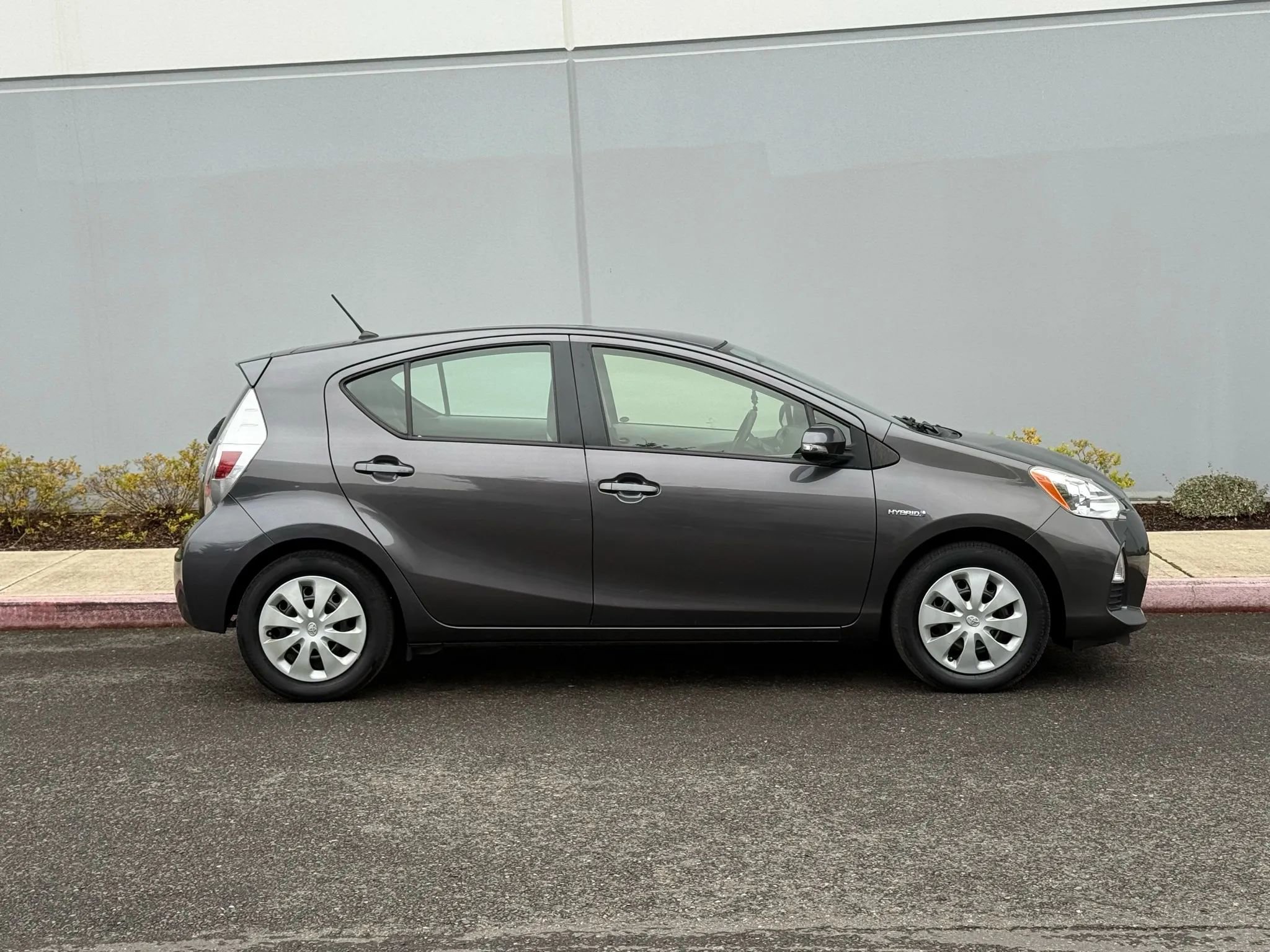 Used 2014 Toyota Prius C One image 6