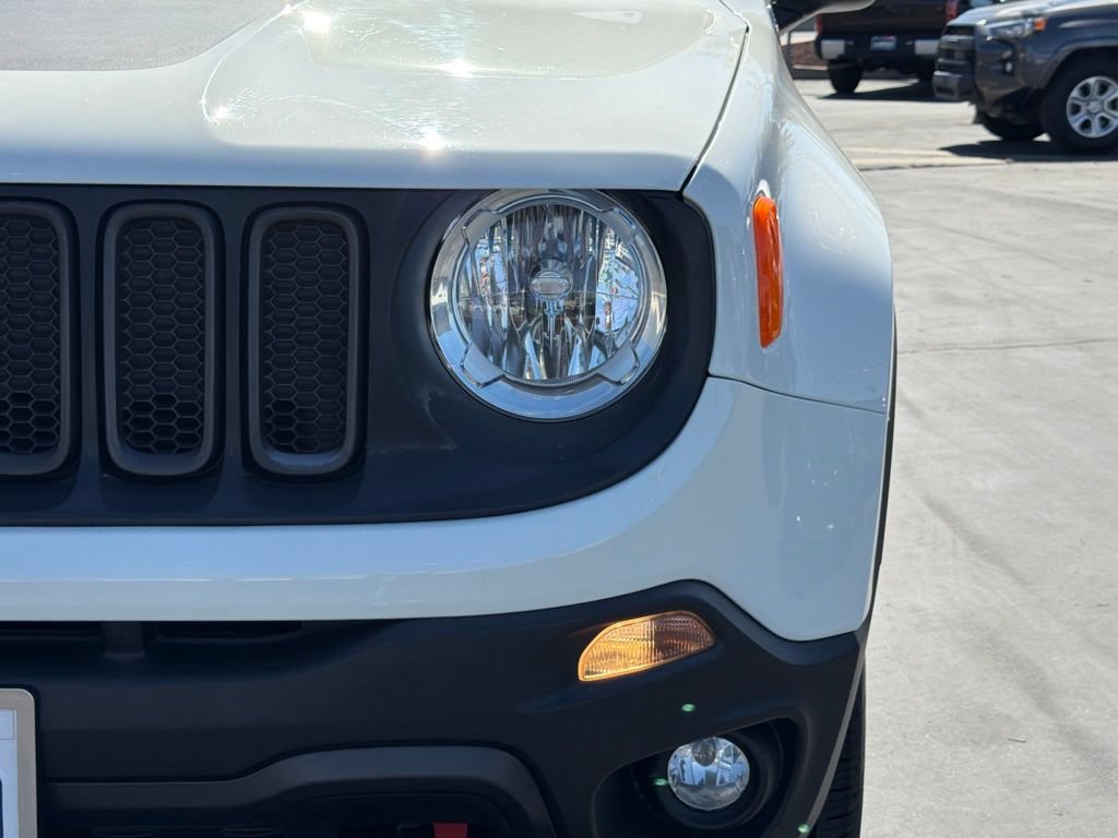Used 2017 Jeep Renegade Trailhawk AWD/4WD image 13
