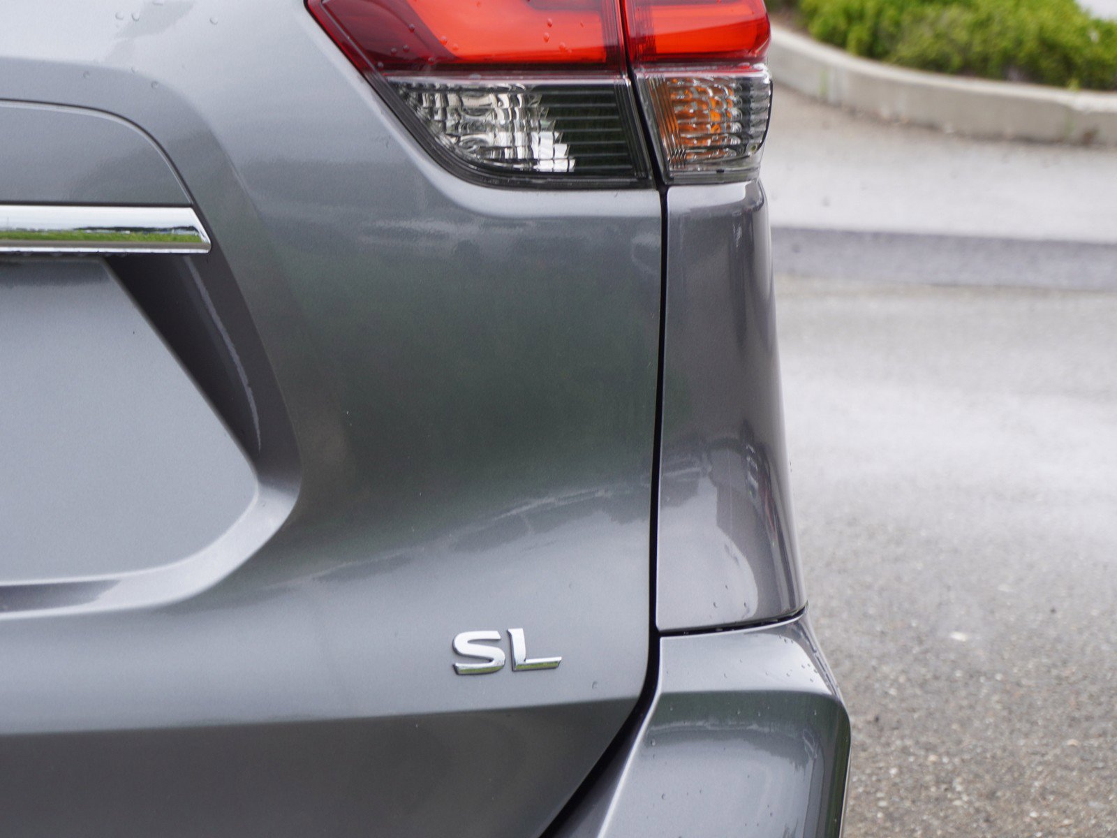 Used 2017 Nissan Rogue SL w/ SL Premium Package FWD image 10