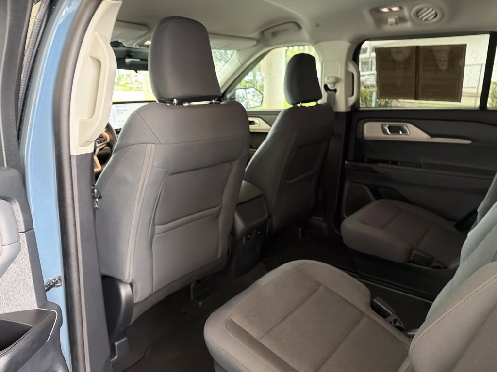 Used 2025 Ford Explorer Active RWD image 44