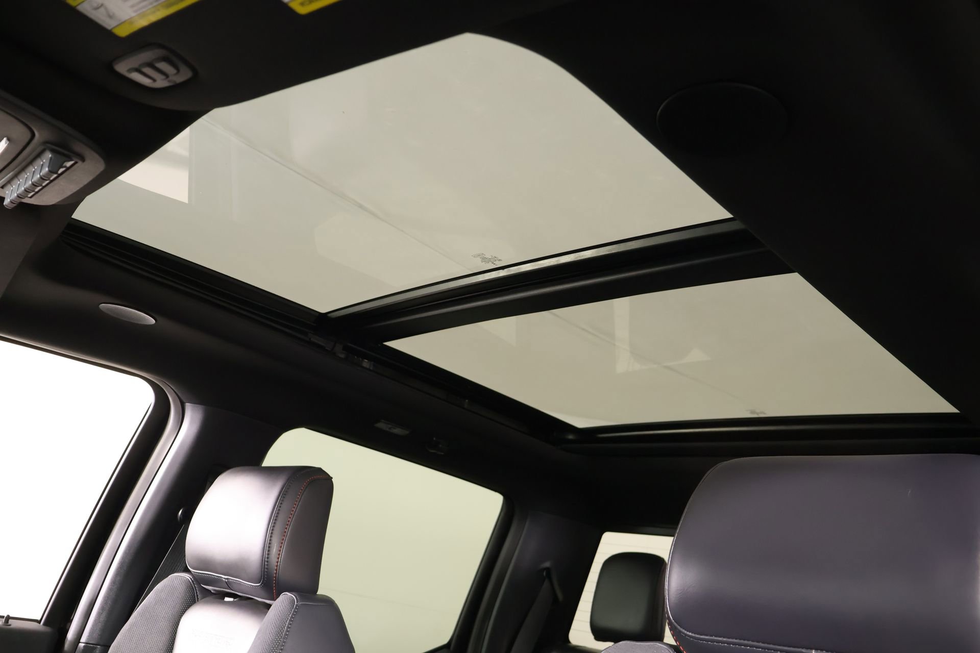 Used 2025 Ford F150 Raptor AWD/4WD image 19