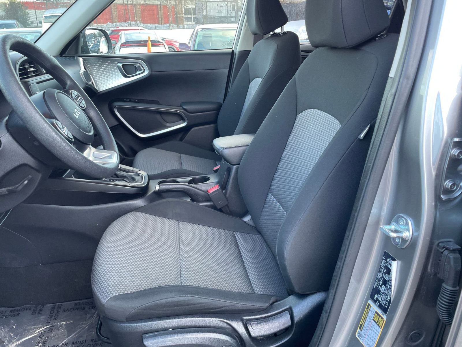 Used 2025 Kia Soul LX w/ LX Technology Package image 24