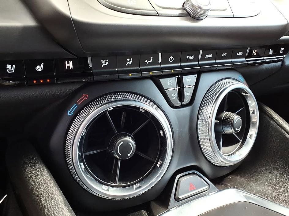 Used 2024 Chevrolet Camaro LT w/ Technology Package RWD image 30