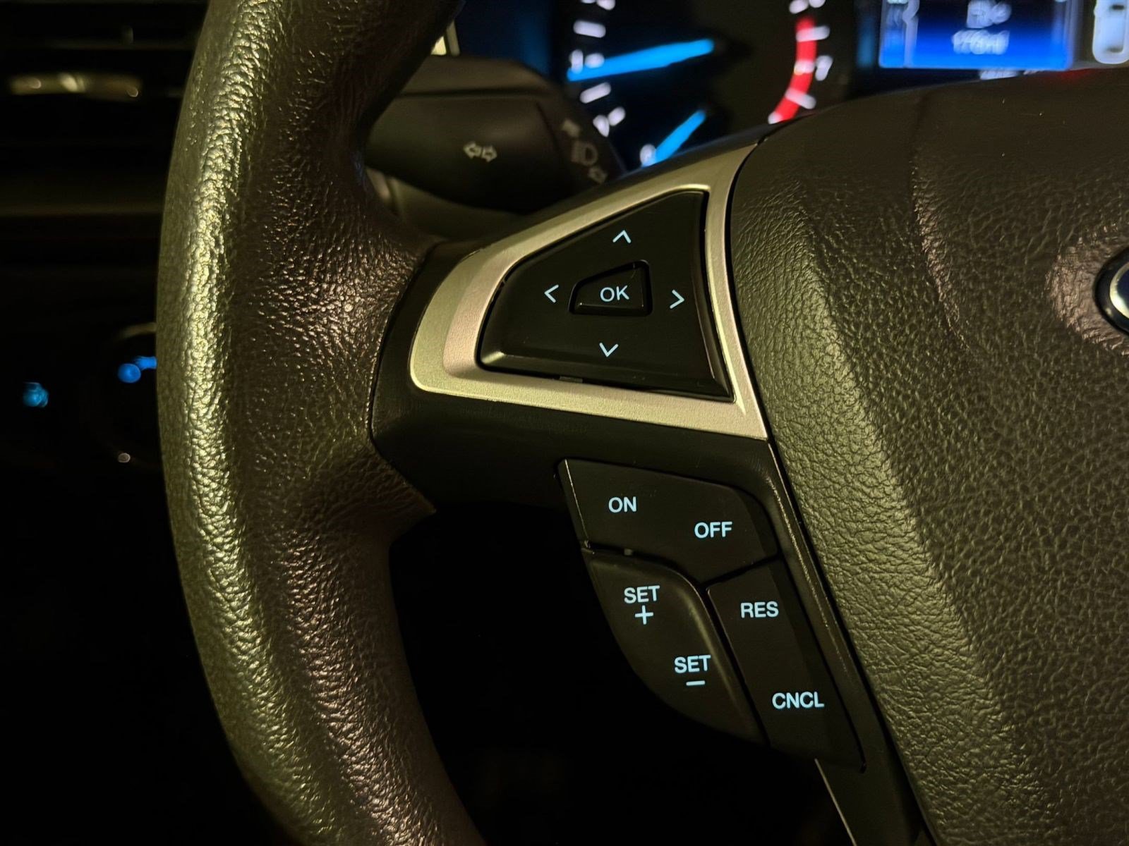 Used 2015 Ford Fusion SE FWD image 14