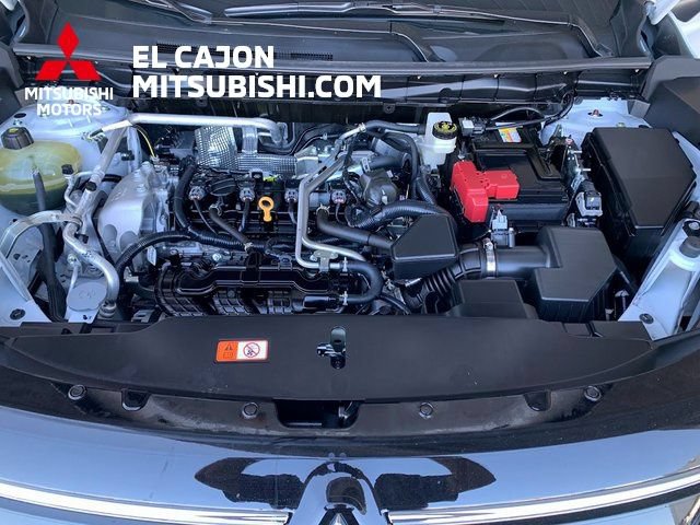 Used 2025 Mitsubishi Outlander AWD image 22