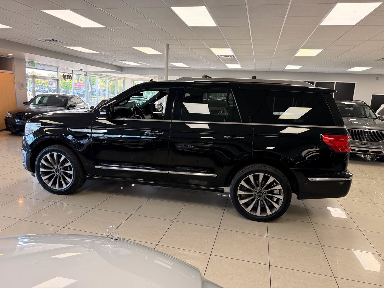 Used 2020 Lincoln Navigator Reserve AWD/4WD image 8