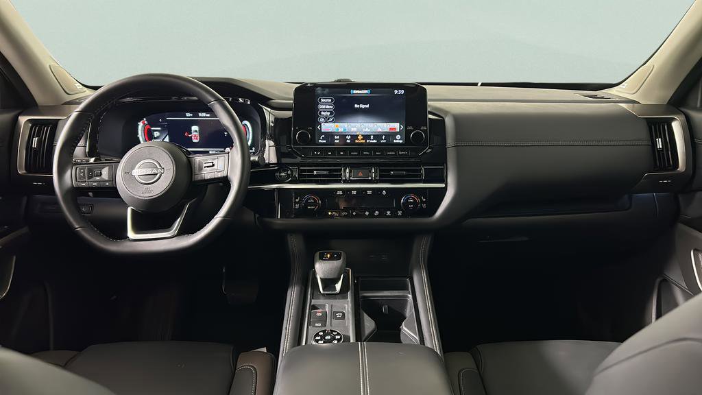 Used 2025 Nissan Pathfinder Platinum image 24