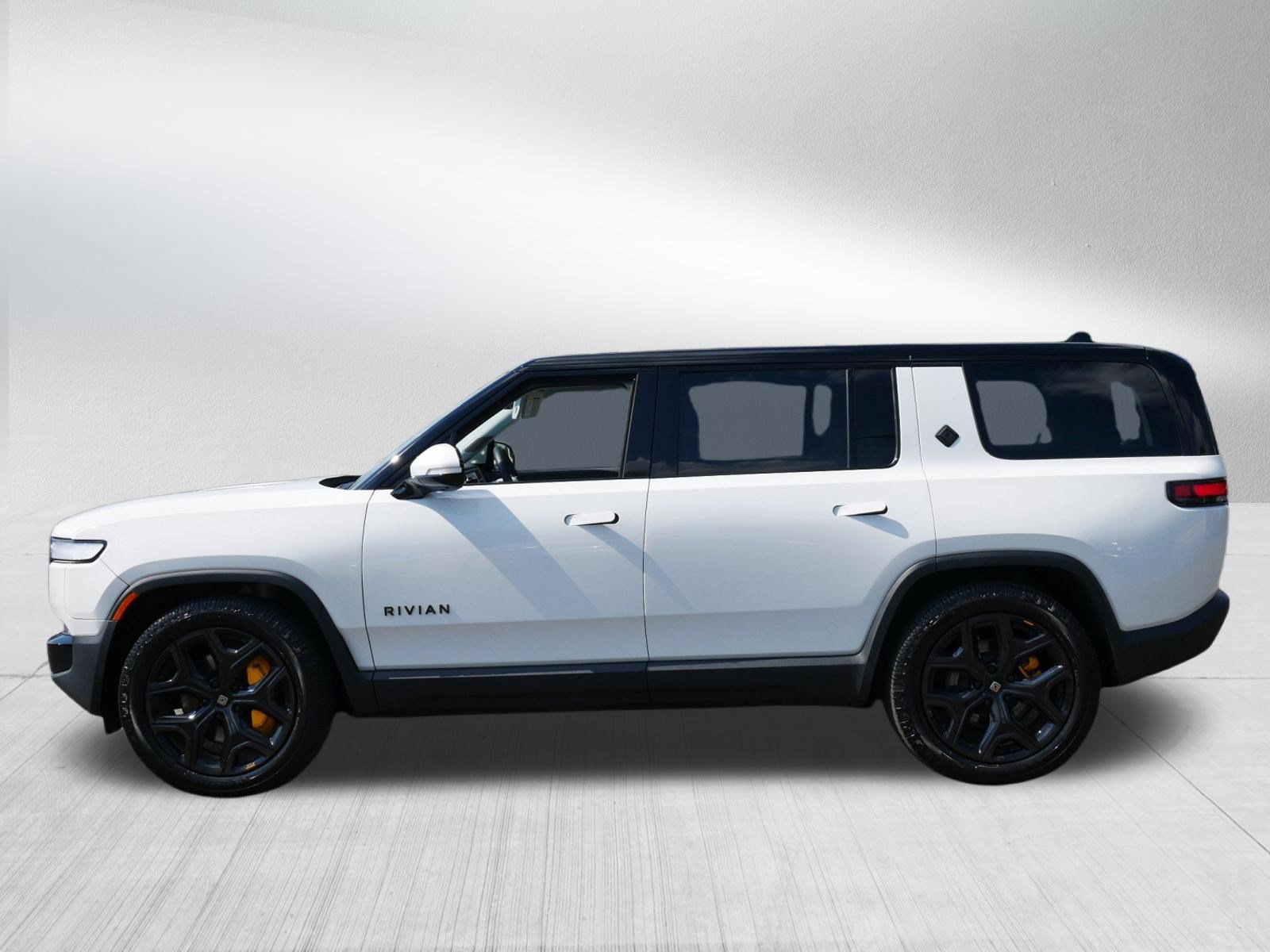 Used 2023 Rivian R1S Adventure AWD/4WD image 4