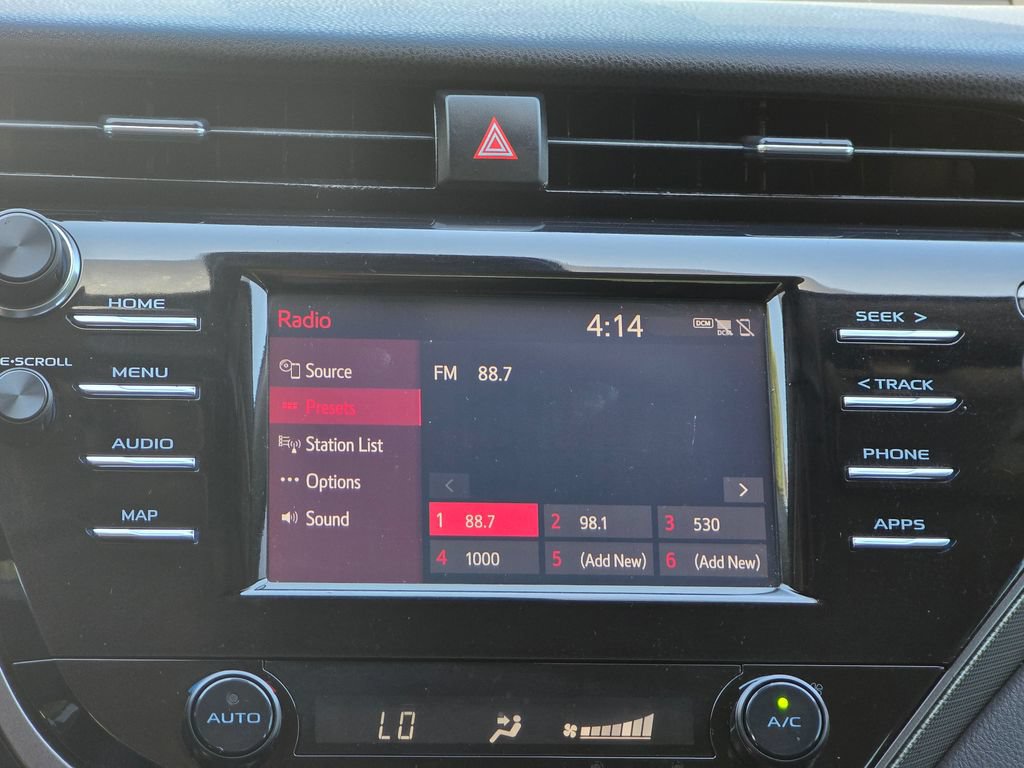 Used 2019 Toyota Camry SE FWD image 8