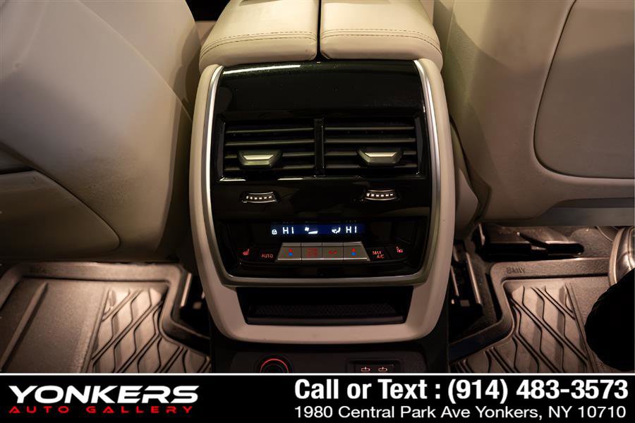 Used 2022 BMW X7 xDrive40i w/ Executive Package image 36