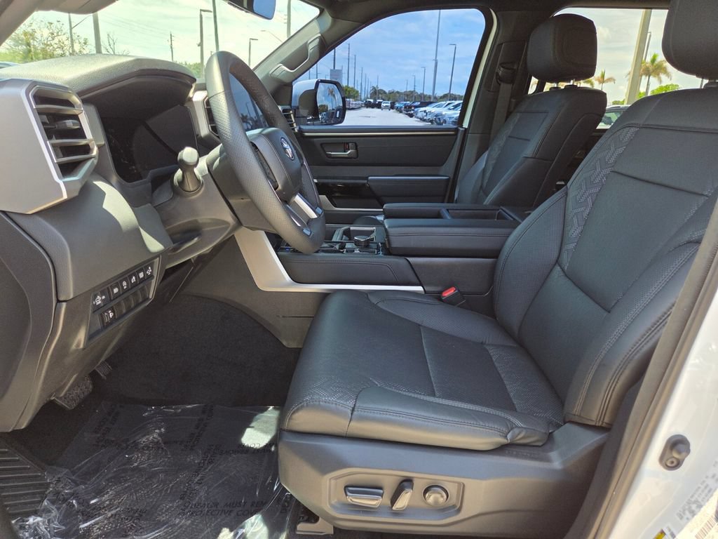 Used 2025 Toyota Tundra Limited AWD/4WD image 22