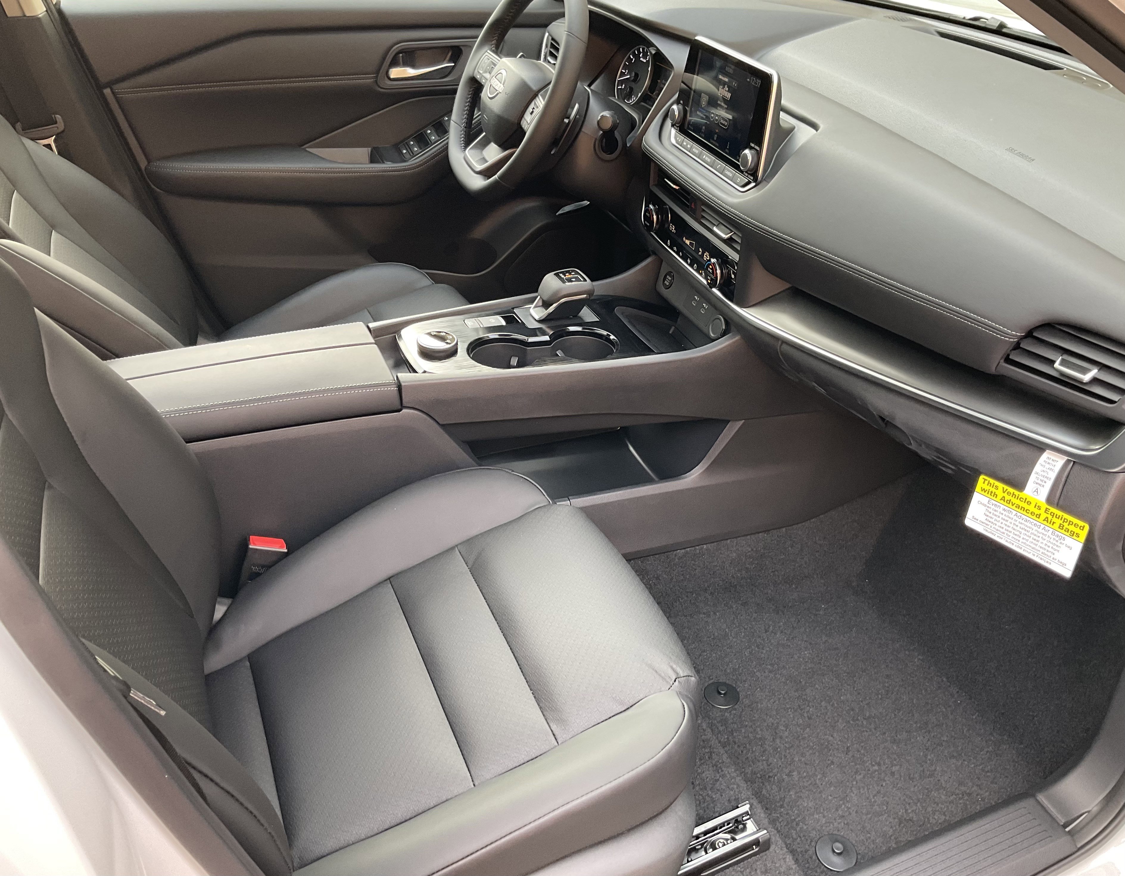 Used 2026 Nissan Rogue SV w/ SV Premium Package image 25