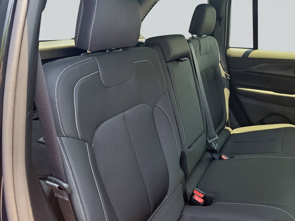 New 2026 Jeep Grand Cherokee Laredo X RWD image 31