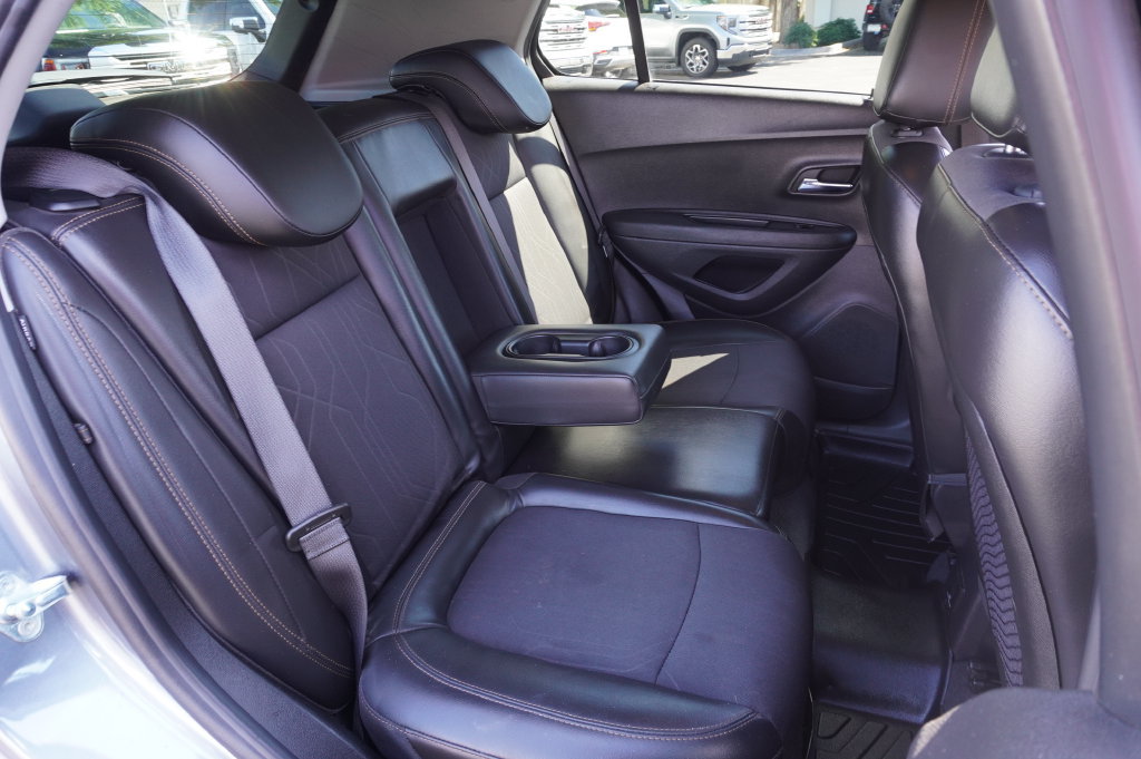 Certified 2020 Chevrolet Trax LT w/ LT Convenience Package FWD image 12