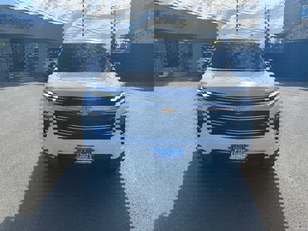 Used 2026 Chevrolet Traverse LT image 12