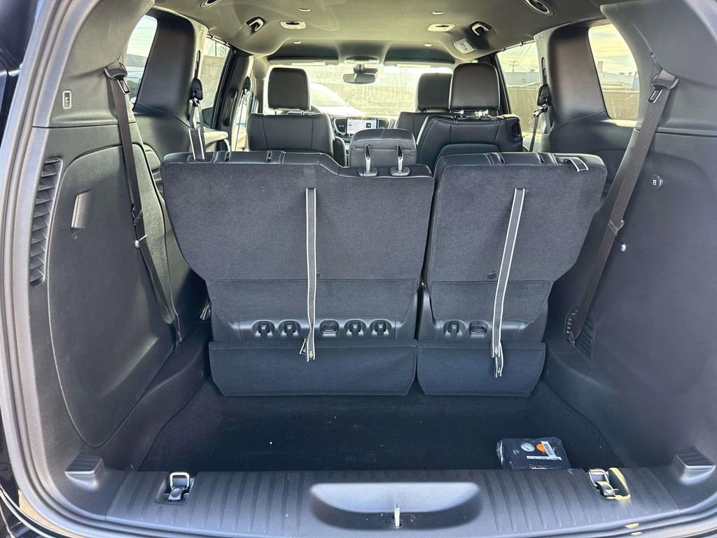 New 2026 Chrysler Pacifica Select image 7