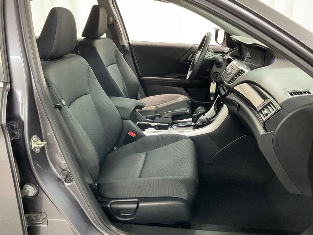 Used 2017 Honda Accord LX image 25