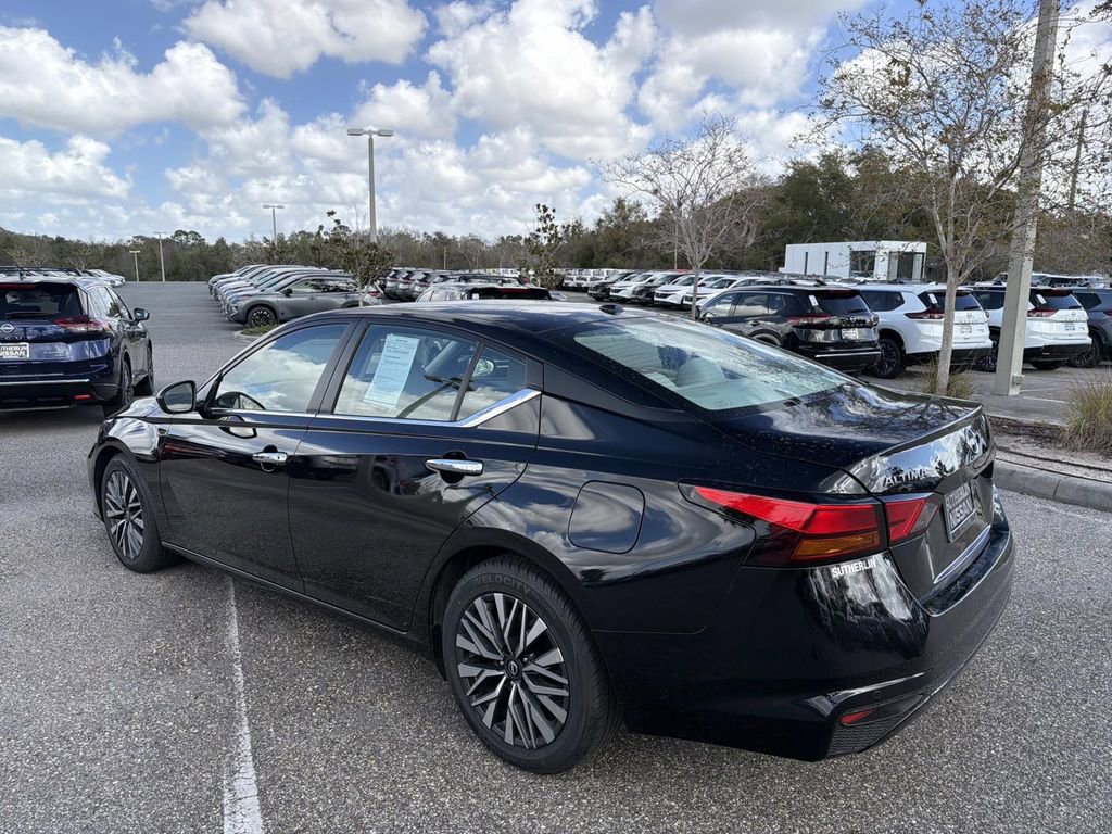 Certified 2024 Nissan Altima 2.5 SV image 6