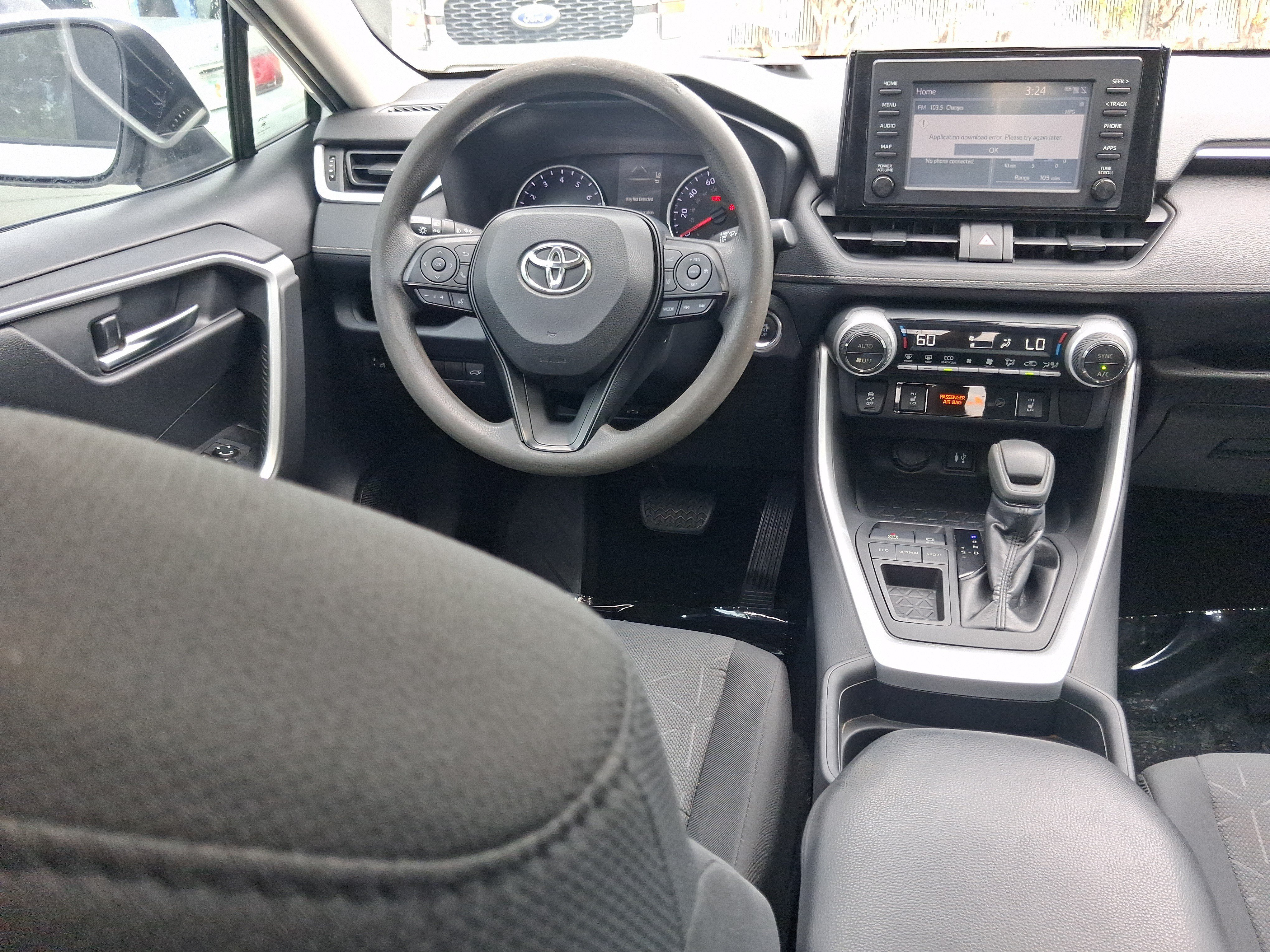 Used 2019 Toyota RAV4 XLE w/ Convenience Package FWD image 8