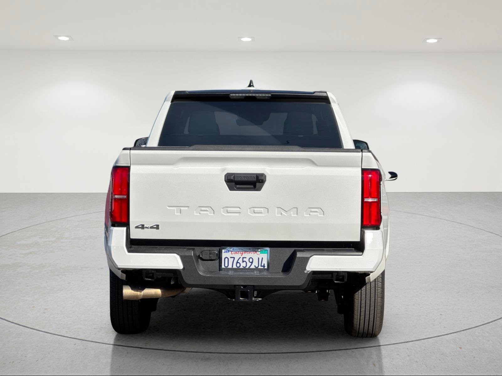 Used 2026 Toyota Tacoma SR5 AWD/4WD image 3