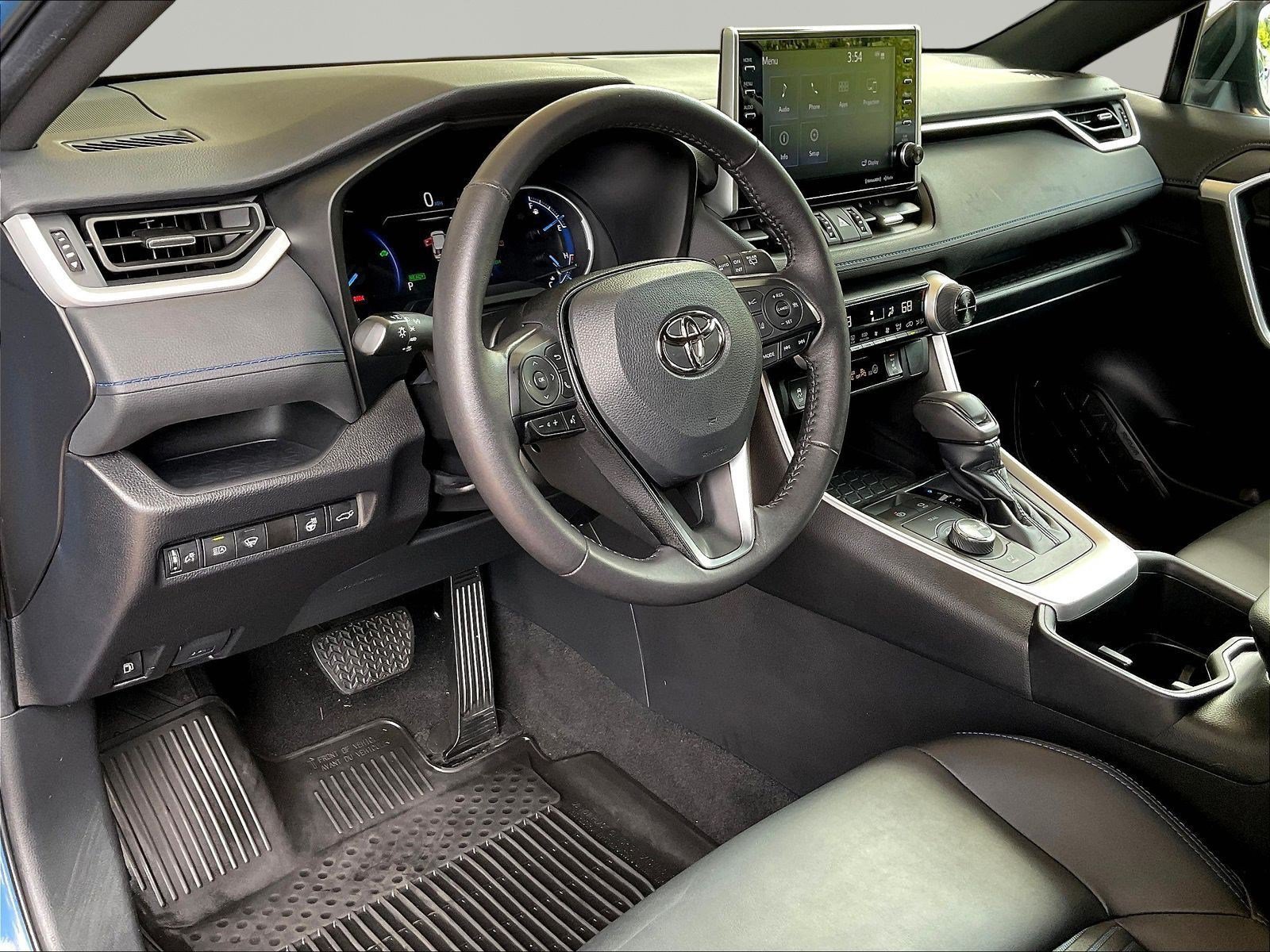 Used 2022 Toyota RAV4 XSE w/ XSE Grade Weather Package AWD/4WD image 17