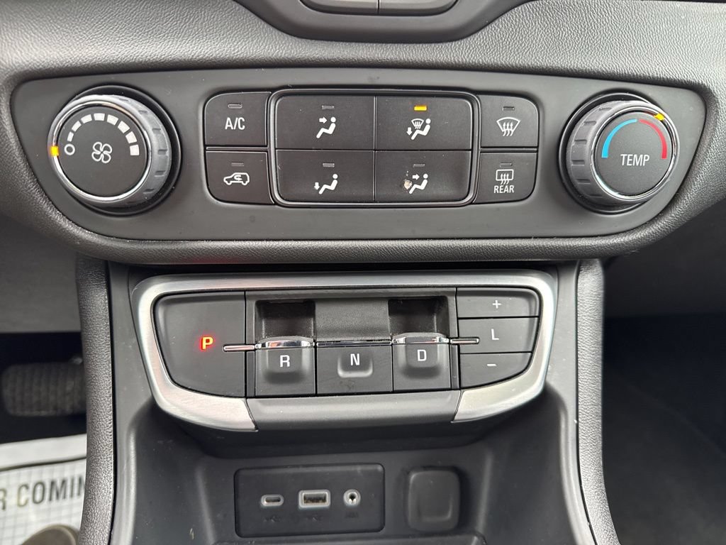 Used 2024 GMC Terrain SLE AWD/4WD image 25