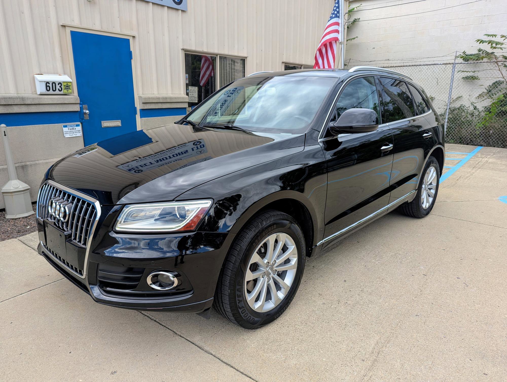 Used 2015 Audi Q5 2.0T Premium Plus w/ Technology Package image 1
