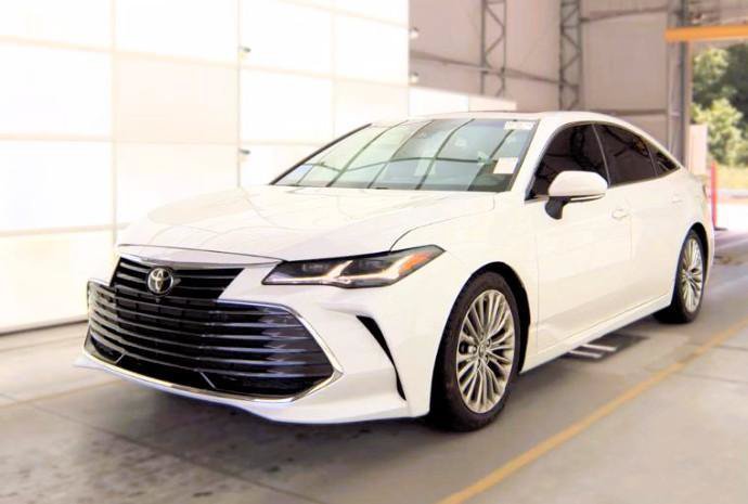 Used 2019 Toyota Avalon Limited w/ Advanced Safety Package FWD image 7