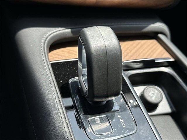 New 2024 Volvo XC90 B6 Plus w/ Protection Package Premier image 12