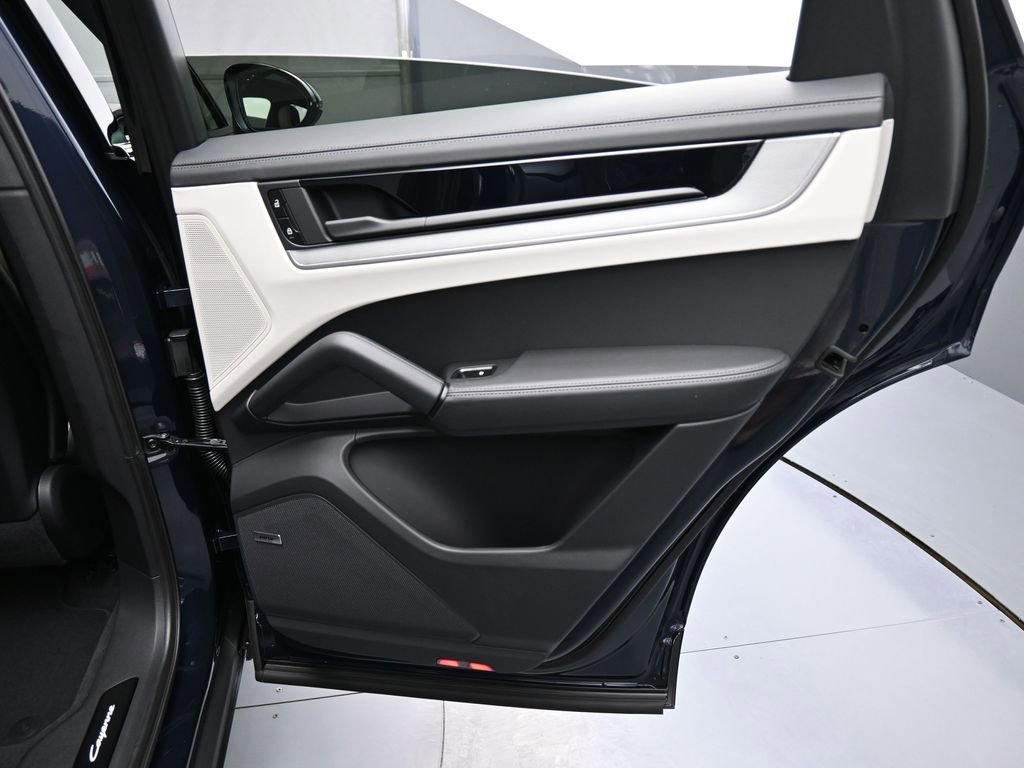 New 2026 Porsche Cayenne Coupe image 26