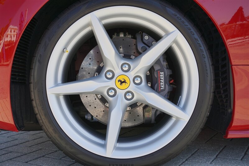 Used 2019 Ferrari 488 GTB RWD image 32