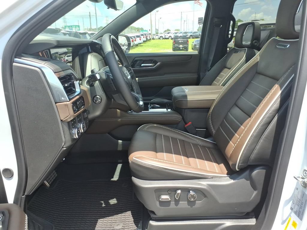 New 2026 GMC Yukon XL Denali Ultimate AWD/4WD image 12