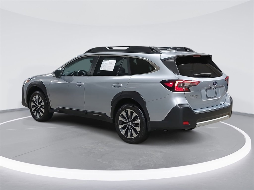 Used 2023 Subaru Outback Limited image 7