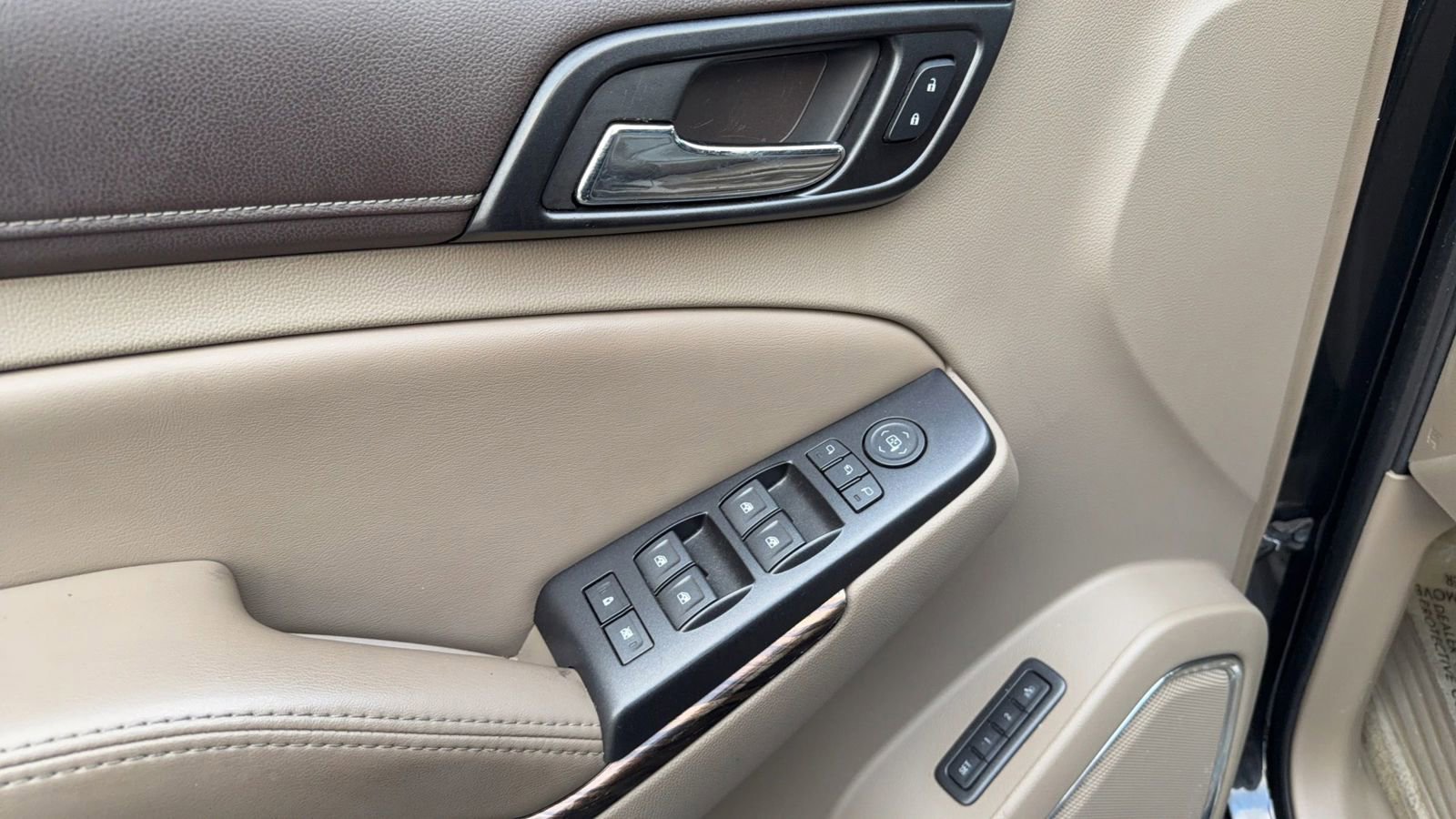 Used 2016 GMC Yukon XL SLT image 14