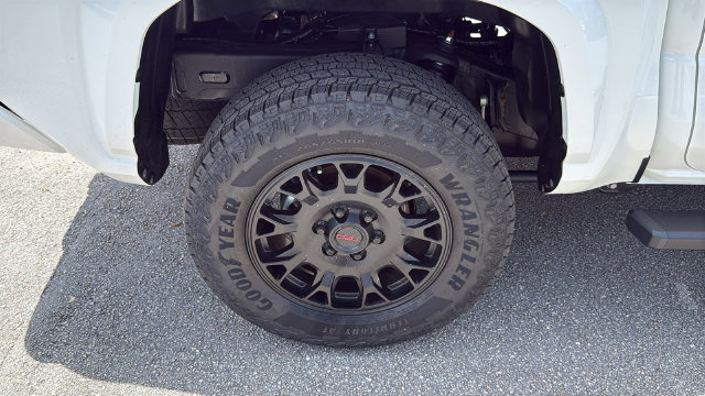 Used 2026 Toyota Tacoma SR5 RWD image 10
