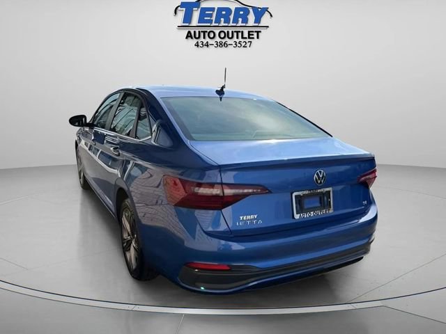 Used 2024 Volkswagen Jetta SE image 5