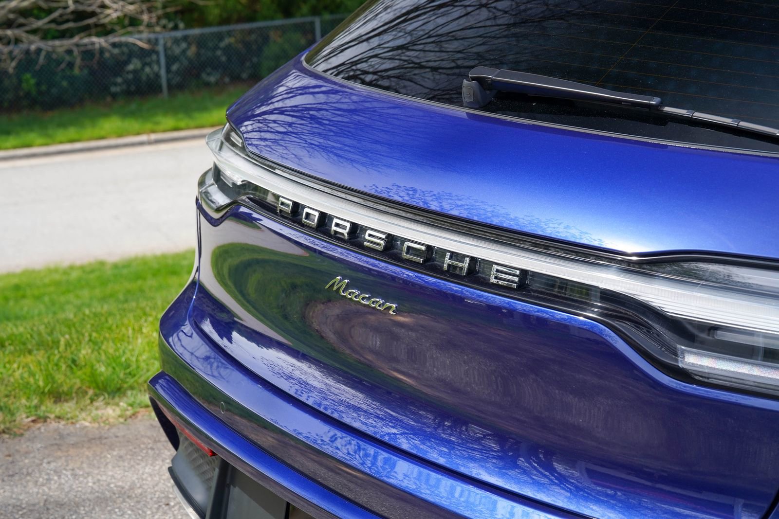 Certified 2025 Porsche Macan image 15