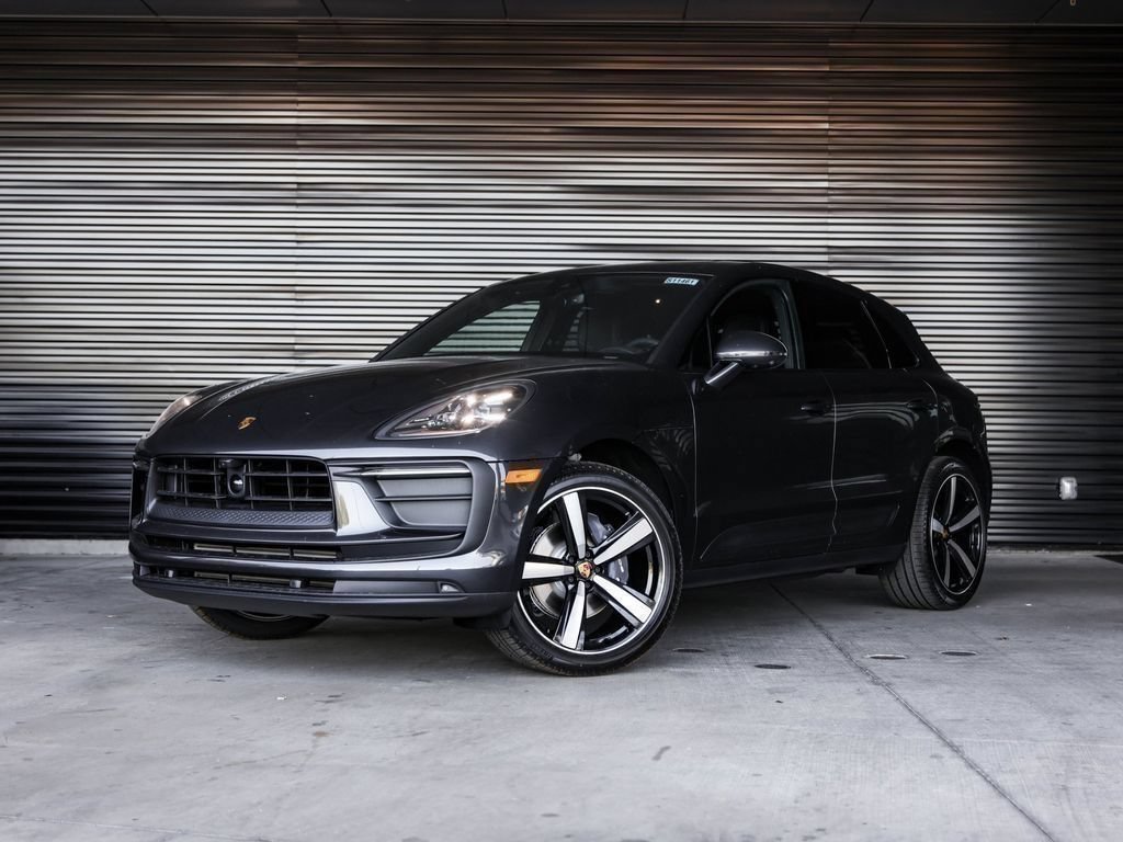 Certified 2026 Porsche Macan AWD/4WD image 1