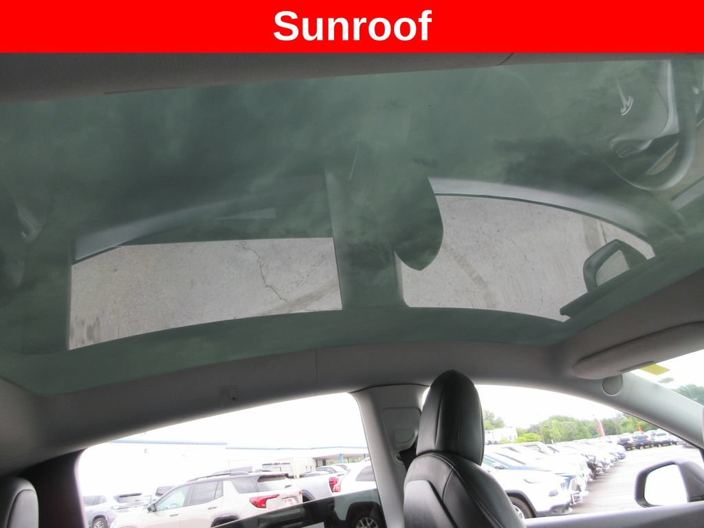 Used 2021 Tesla Model Y Long Range AWD/4WD image 17